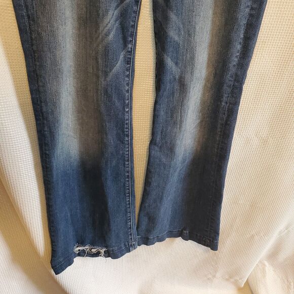 7 For All Mankind Womens Sz 32 Dojo Flare Leg Jeans Y2K 90s denim distressed - Picture 4 of 12